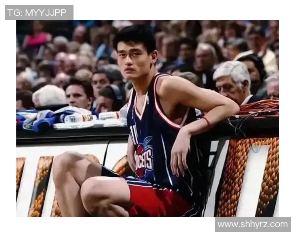 姚明在雪地中投篮的奇妙瞬间与篮球梦想的追逐之旅